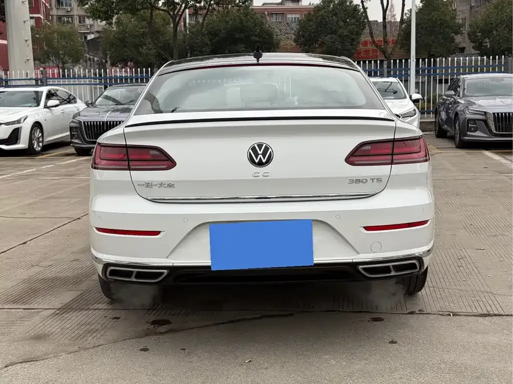 Volkswagen CC 2023 из CN, фото 3