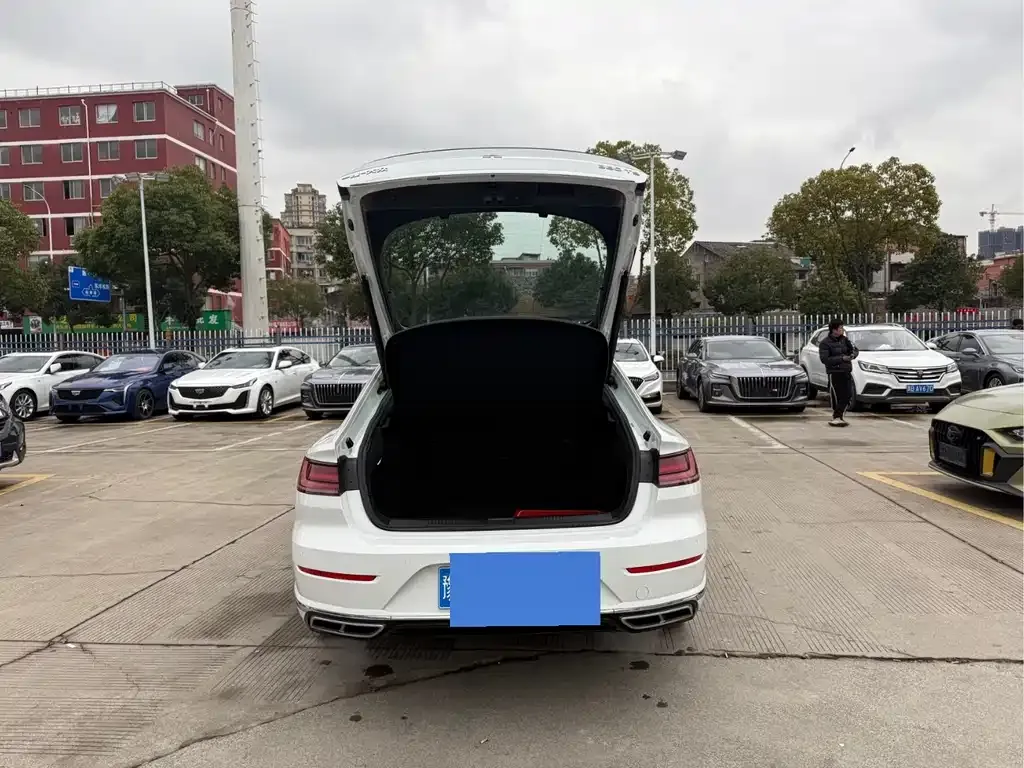 Volkswagen CC 2023 из CN, фото 7