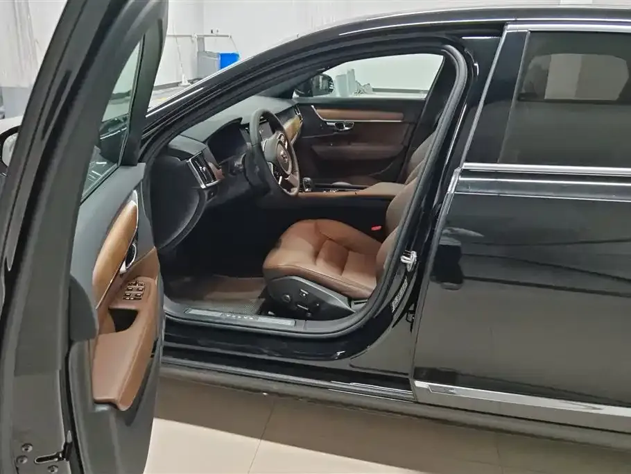 Volvo S90 2024 из CN, фото 3
