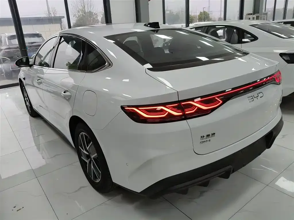 BYD Qin L — фото 10