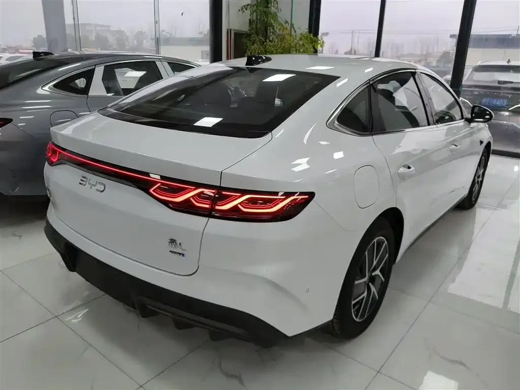 BYD Qin L — фото 5