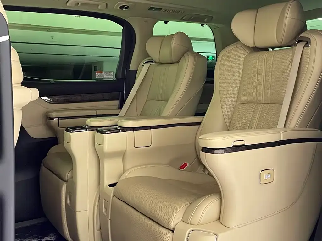Toyota Alphard 2021 из CN, фото 10
