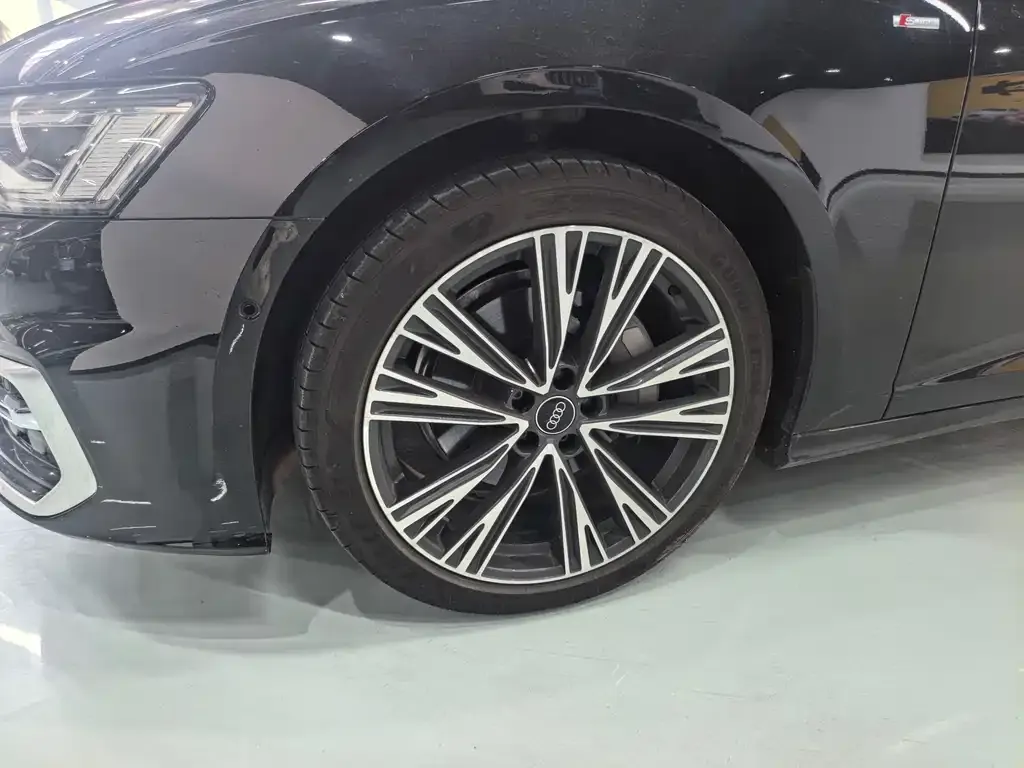 Audi A6L 2025 из CN, фото 2