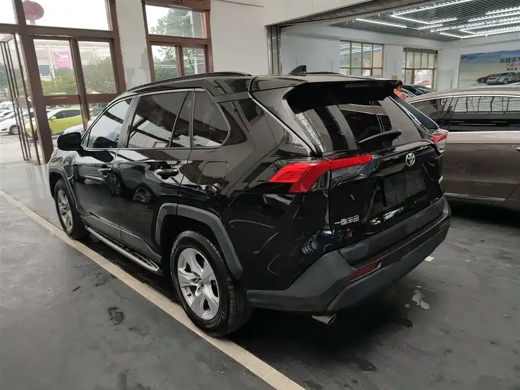 Toyota RAV4 2024 из CN, фото 8