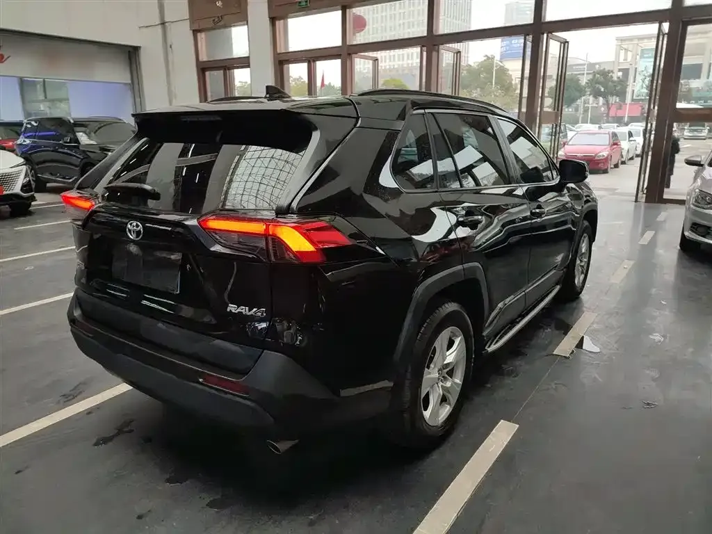 Toyota RAV4 2024 из CN, фото 7