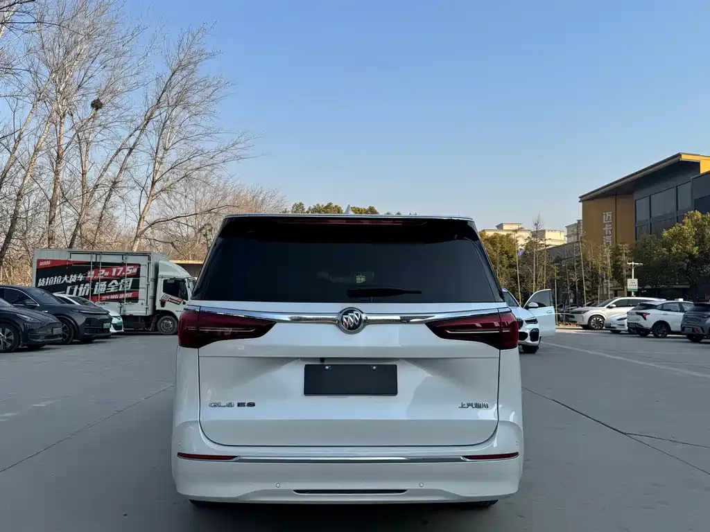 Buick GL8 2023 из CN, фото 3