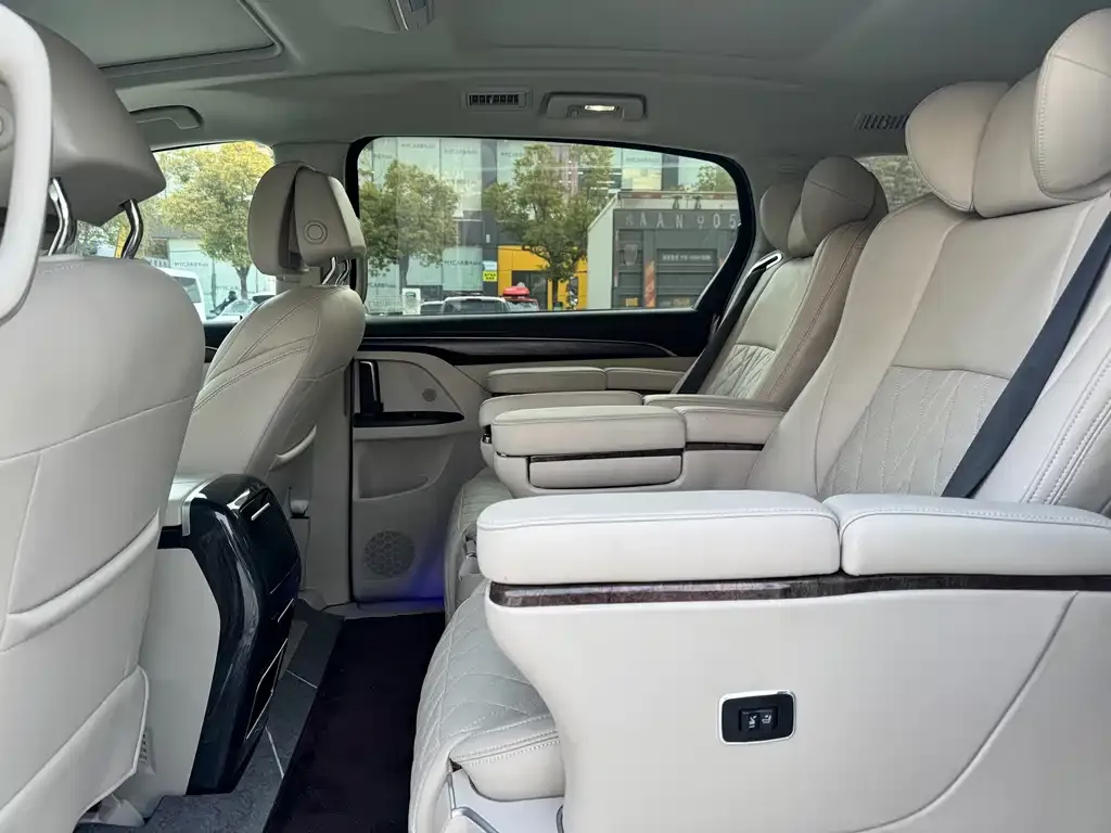 Buick GL8 2023 из CN, фото 8