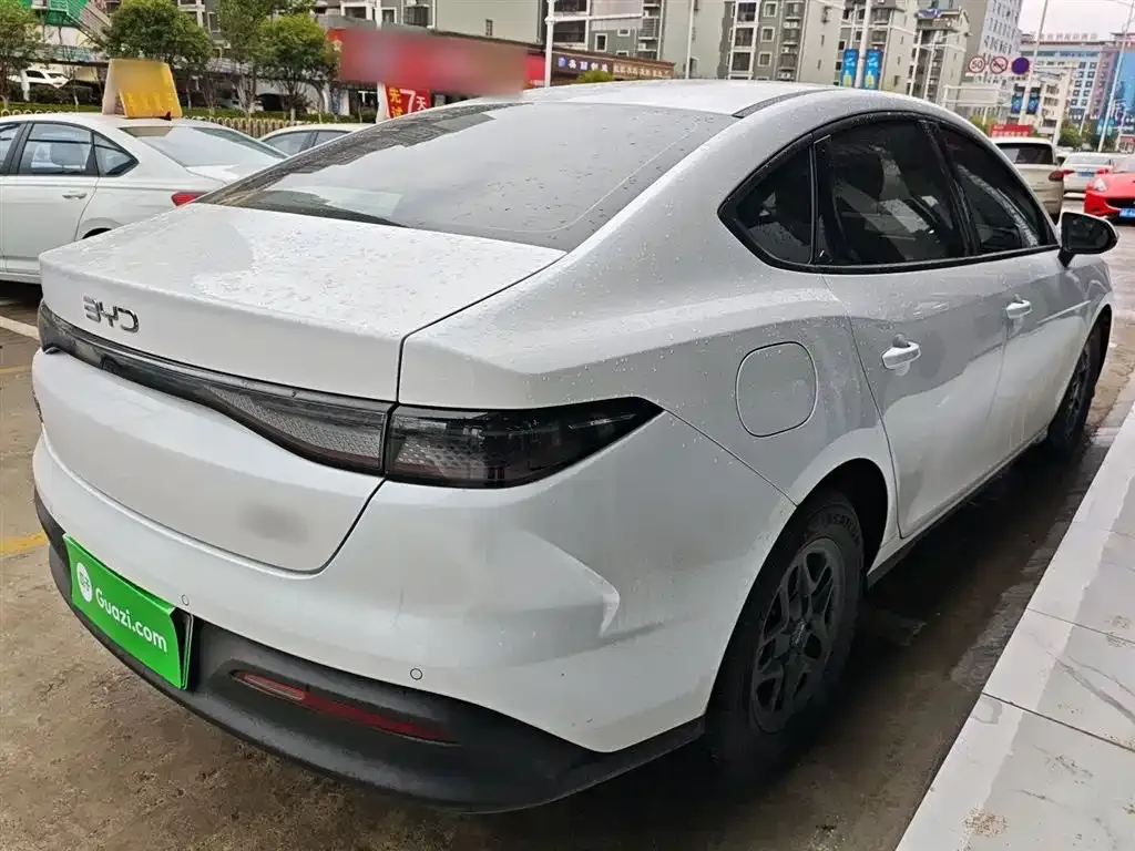 BYD Seal 05 DM-i — фото 7
