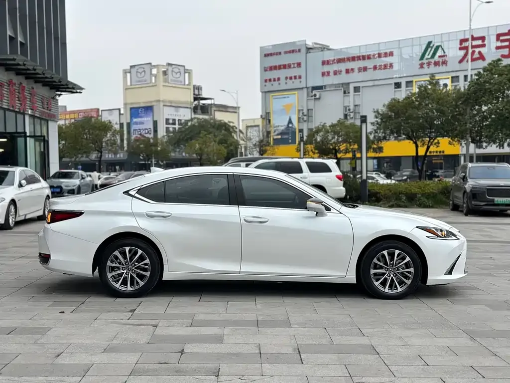 Lexus ES 2023 из CN, фото 6