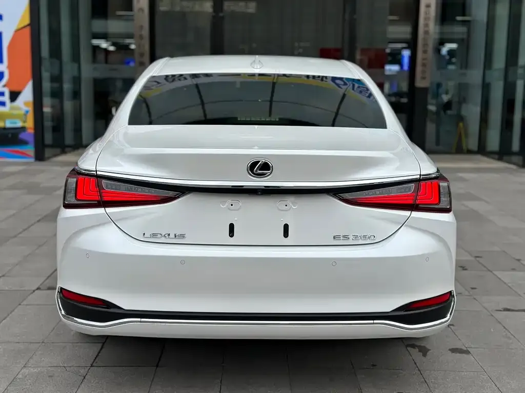 Lexus ES 2023 из CN, фото 2