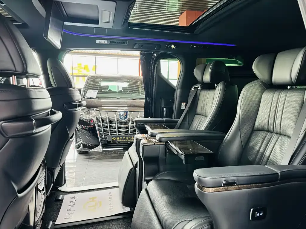 Toyota Alphard 2021 из CN, фото 8