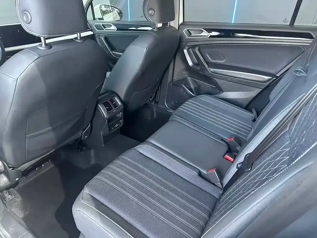 Volkswagen Tiguan L 2023 из CN, фото 4