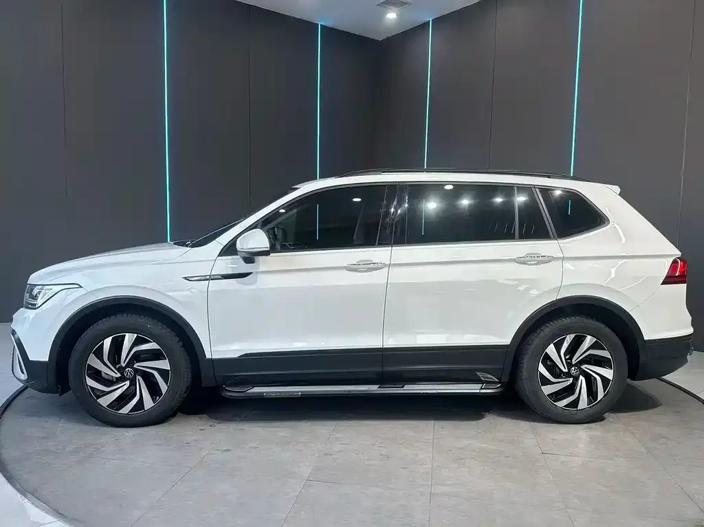 Volkswagen Tiguan L 2023 из CN, фото 5