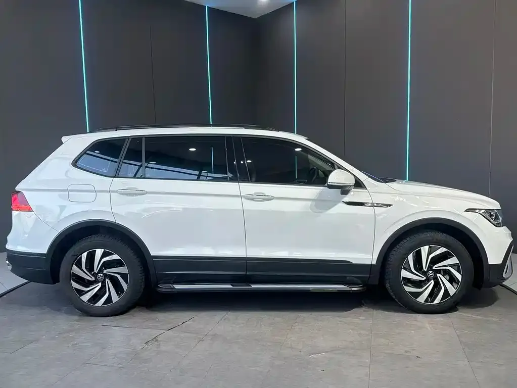 Volkswagen Tiguan L 2023 из CN, фото 6