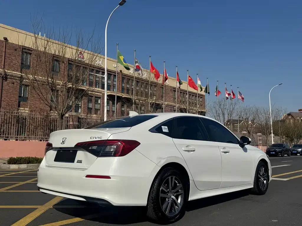 Honda Civic — фото 8