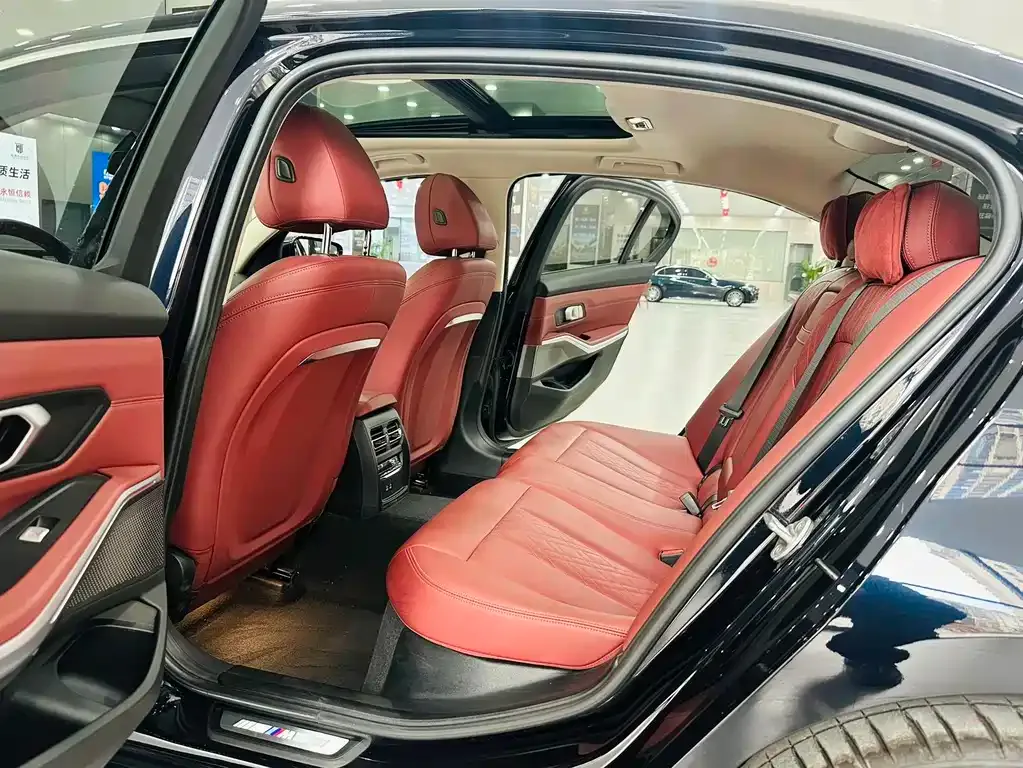 BMW 3 Series 2024 из CN, фото 9