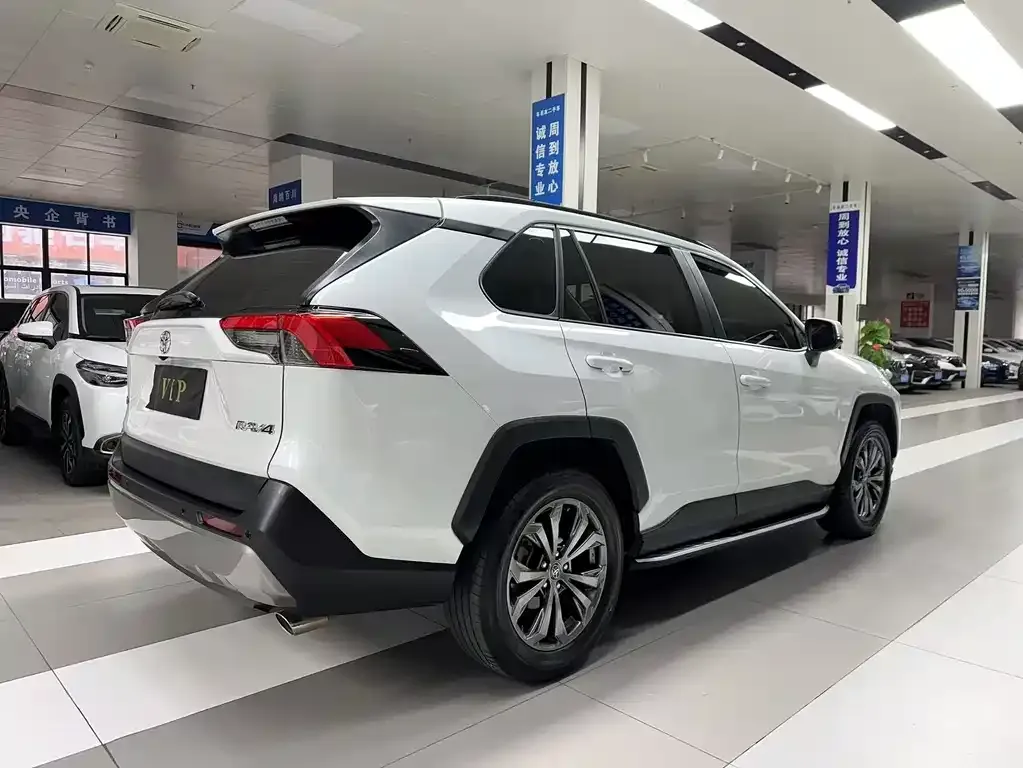 Toyota RAV4 2024 из CN, фото 10