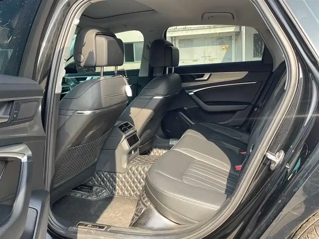 Audi A6L 2021 из CN, фото 6