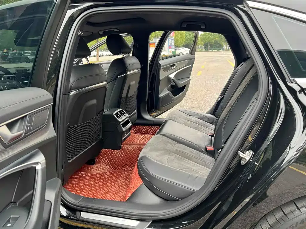 Audi A6L 2021 из CN, фото 8