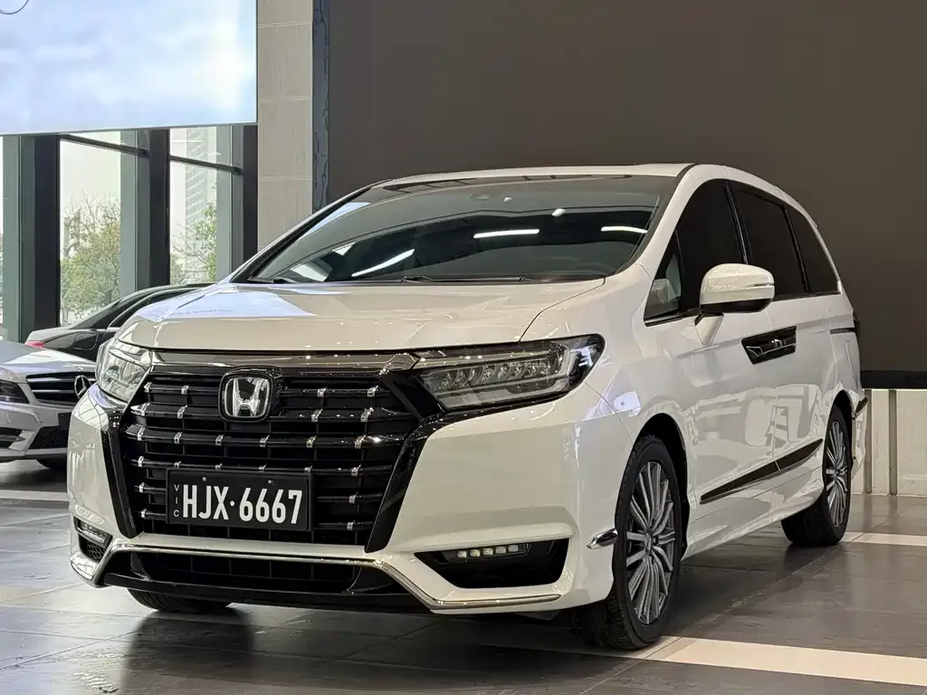 Honda Elysion 2023 из CN, фото 1