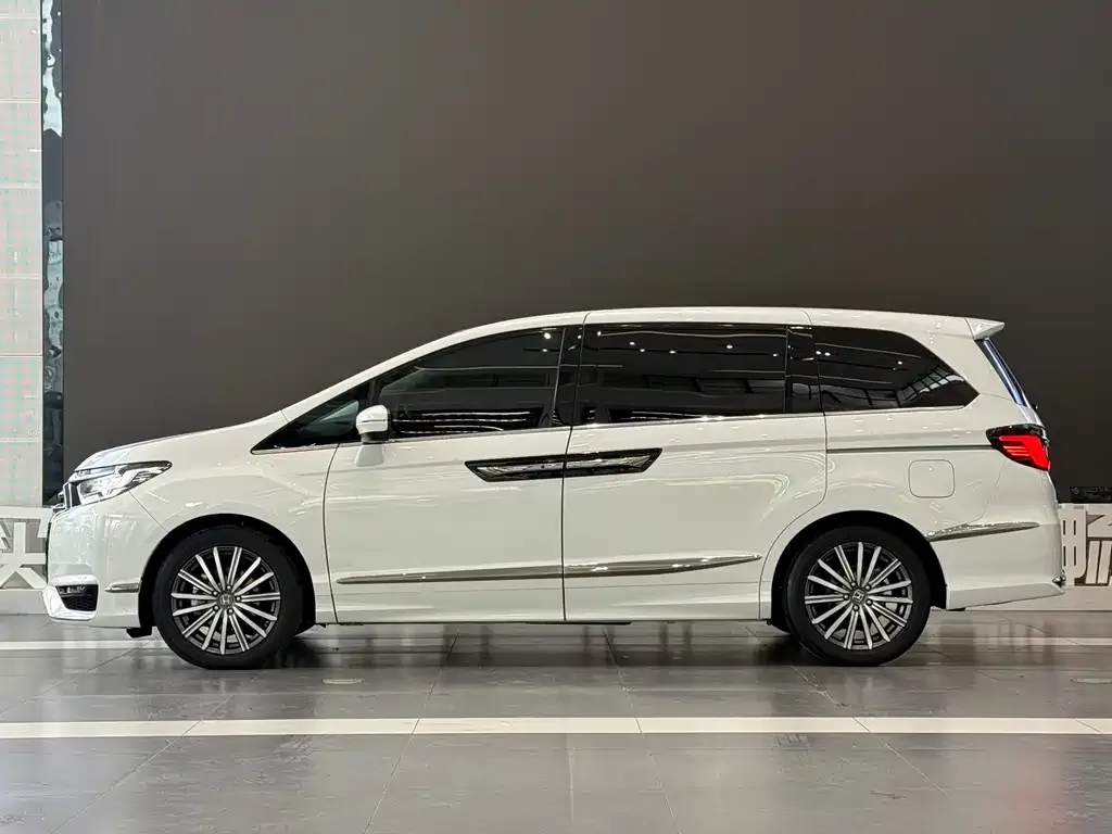 Honda Elysion 2023 из CN, фото 3