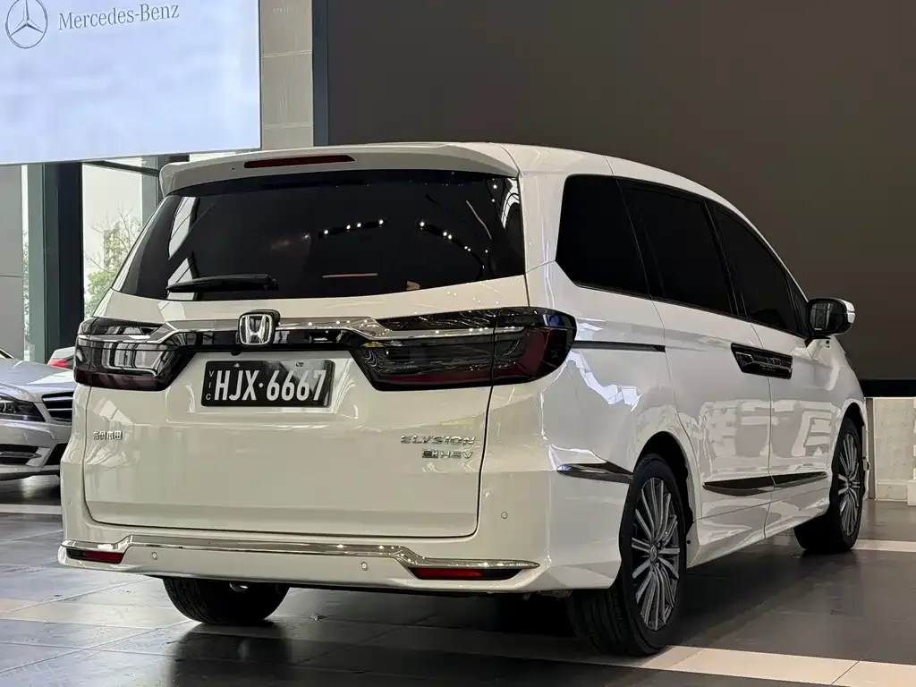 Honda Elysion 2023 из CN, фото 6