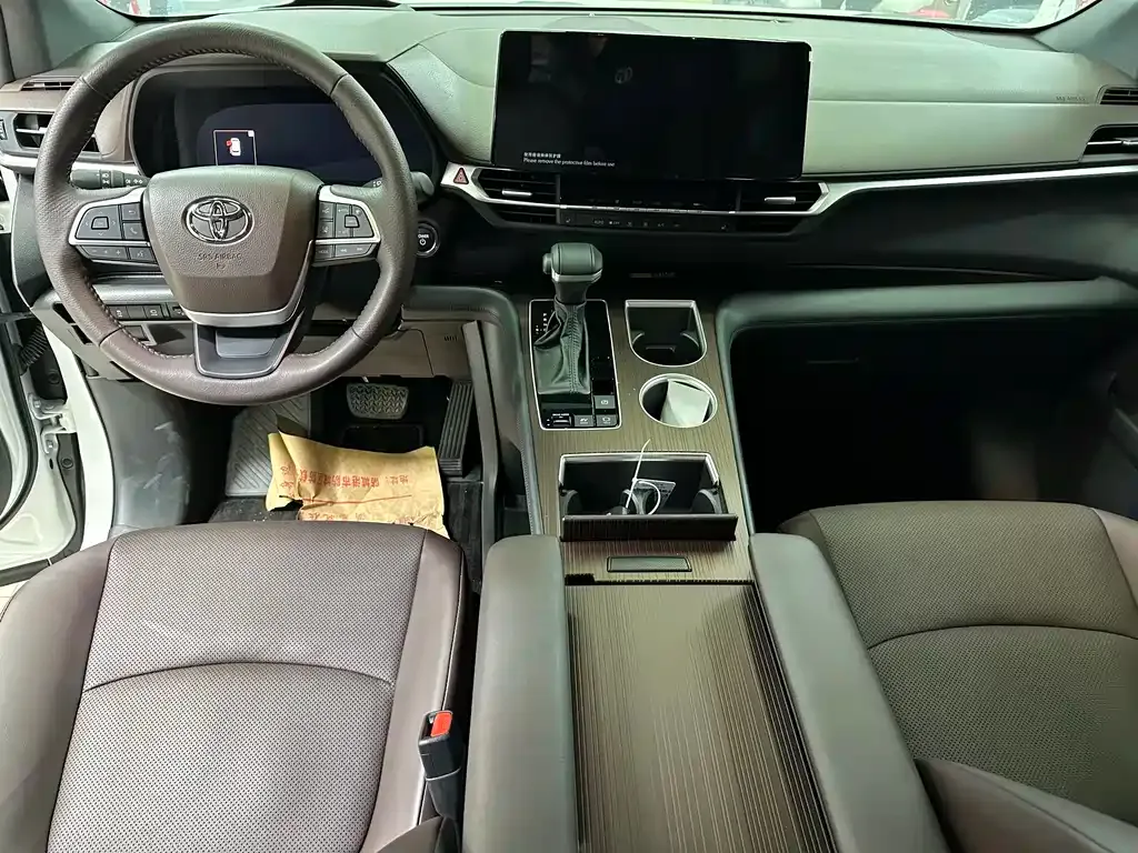 Toyota Granvia 2025 из CN, фото 8