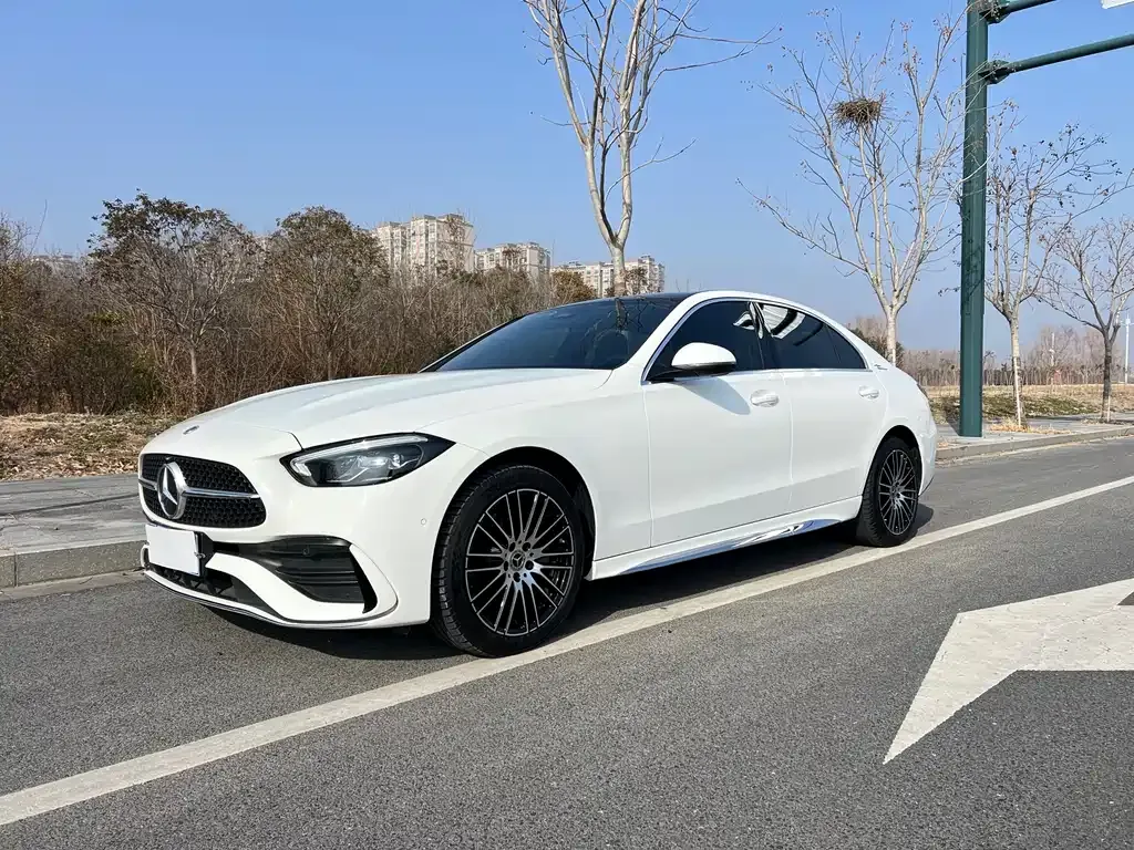 Mercedes-Benz C-Class — фото 1