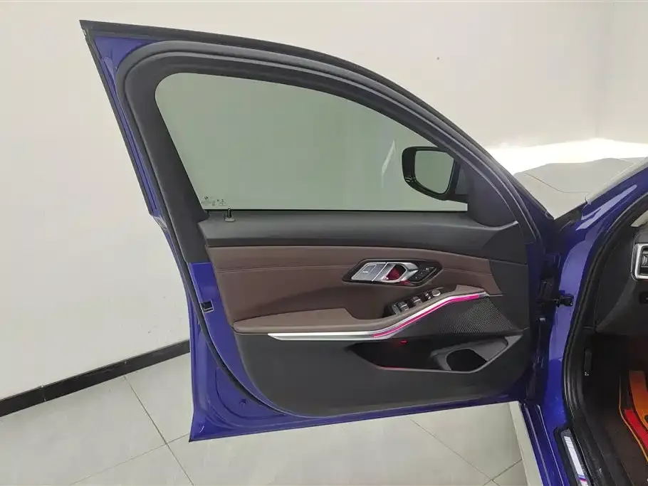 BMW 3 Series 2021 из CN, фото 8