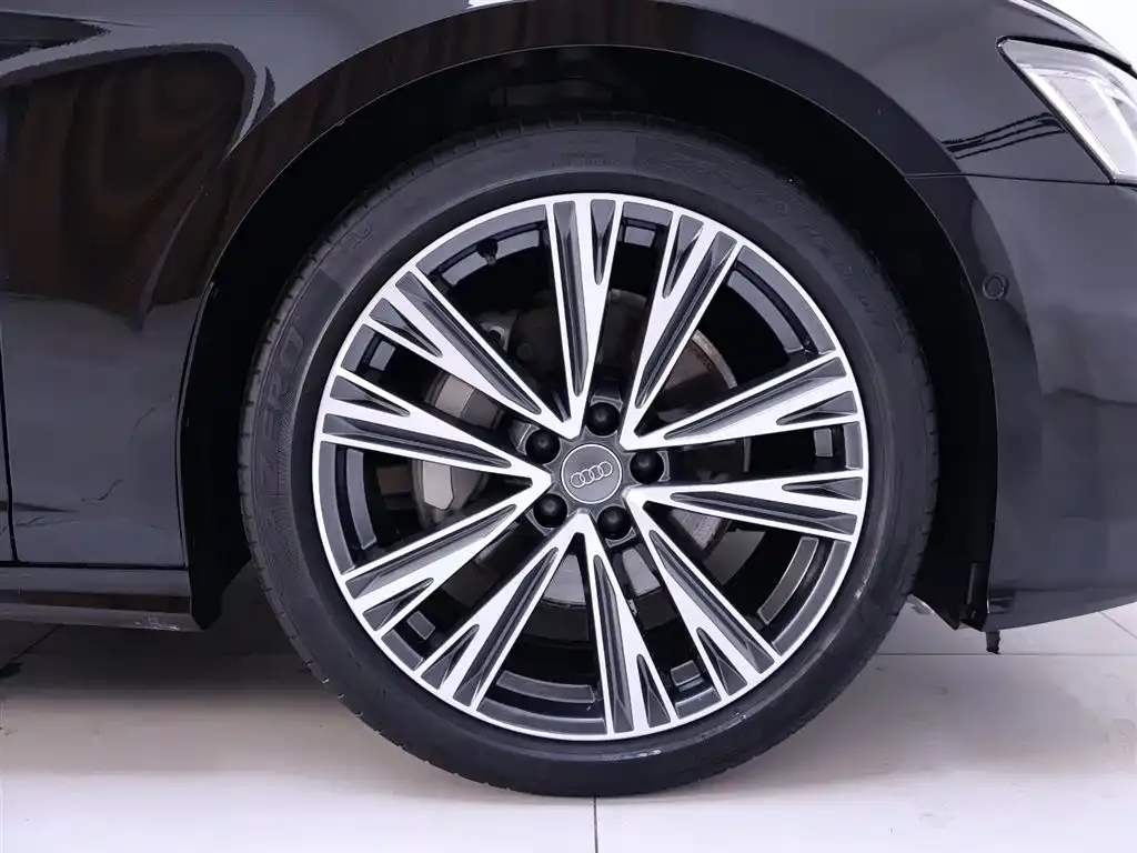 Audi A6L 2021 из CN, фото 9