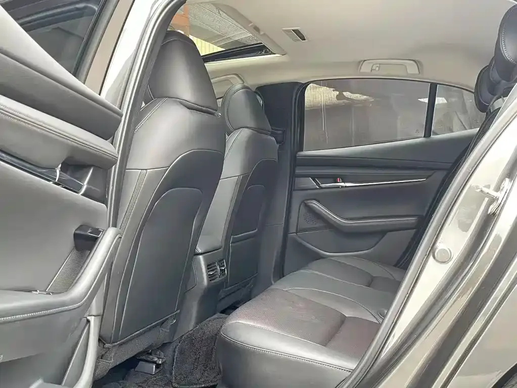 Mazda 3 Axela 2022 из CN, фото 2
