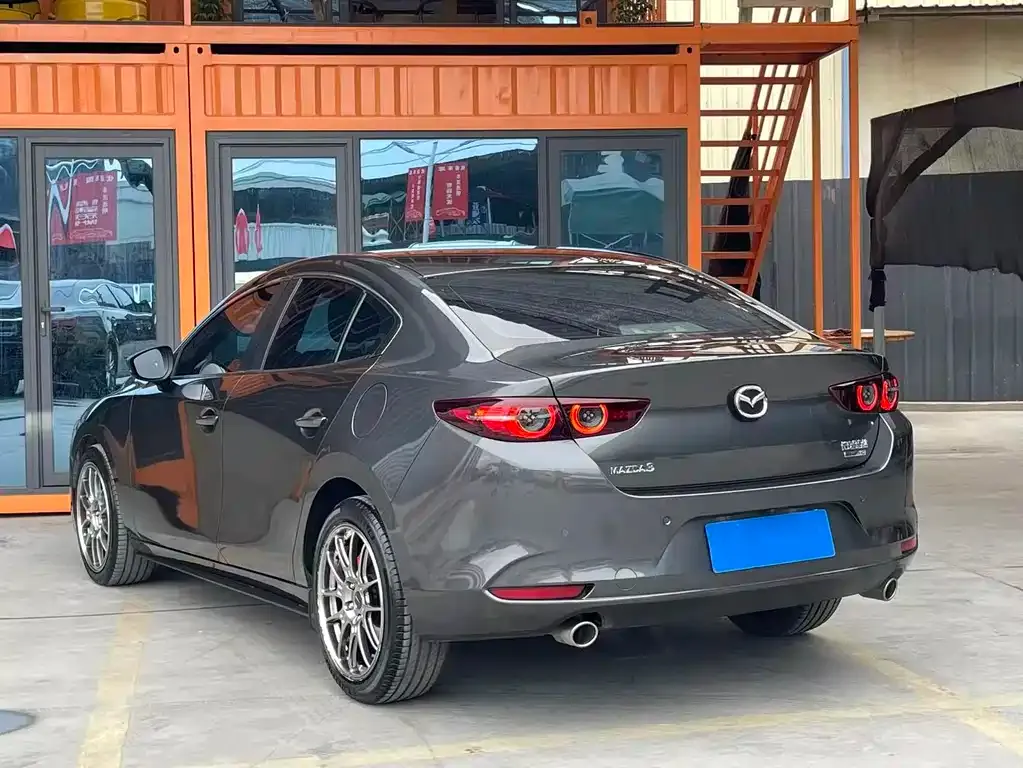 Mazda 3 Axela 2022 из CN, фото 4