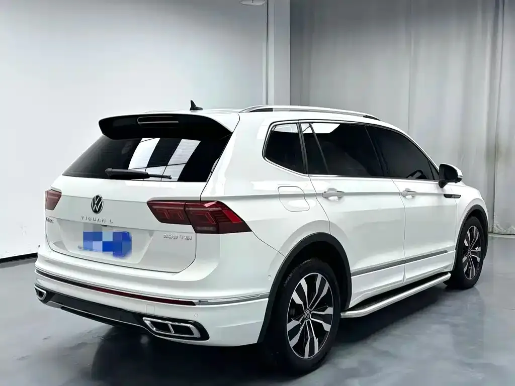 Volkswagen Tiguan L — фото 3