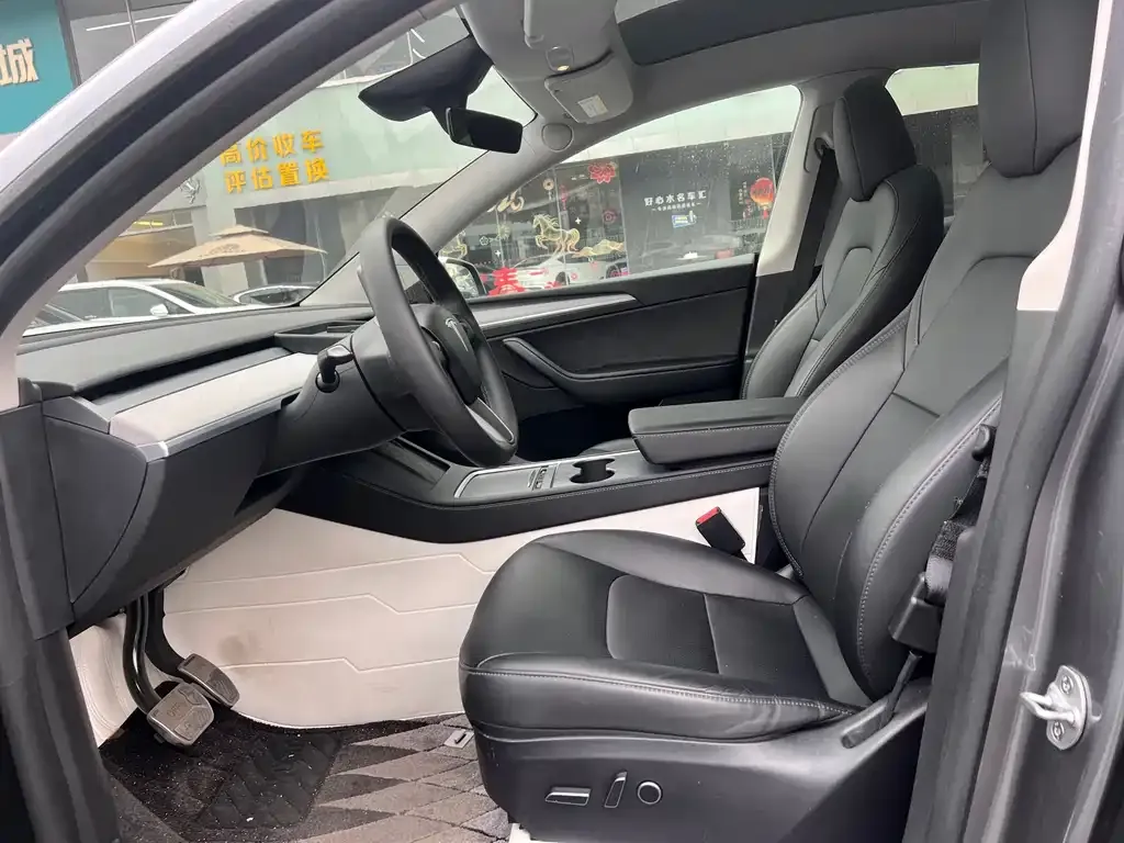 Tesla Model Y 2024 из CN, фото 4