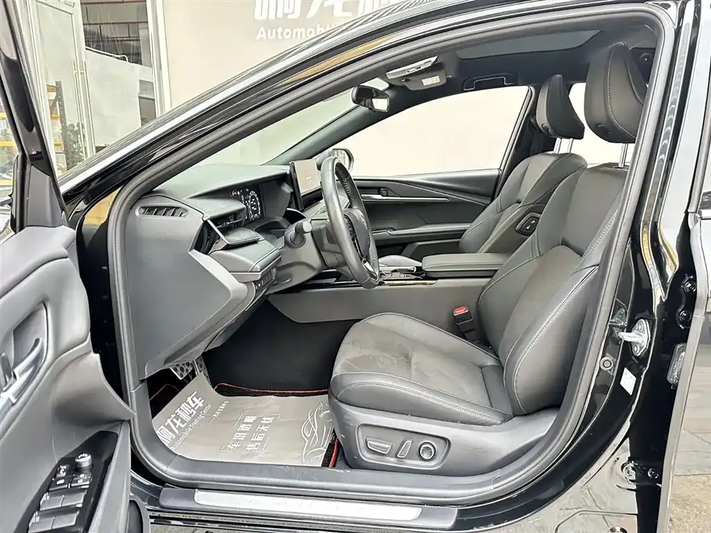 Toyota Camry 2025 из CN, фото 10
