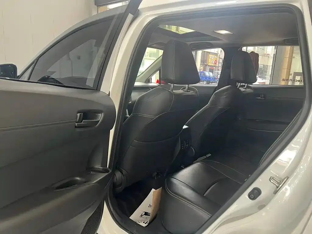 Toyota Corolla Cross 2025 из CN, фото 3