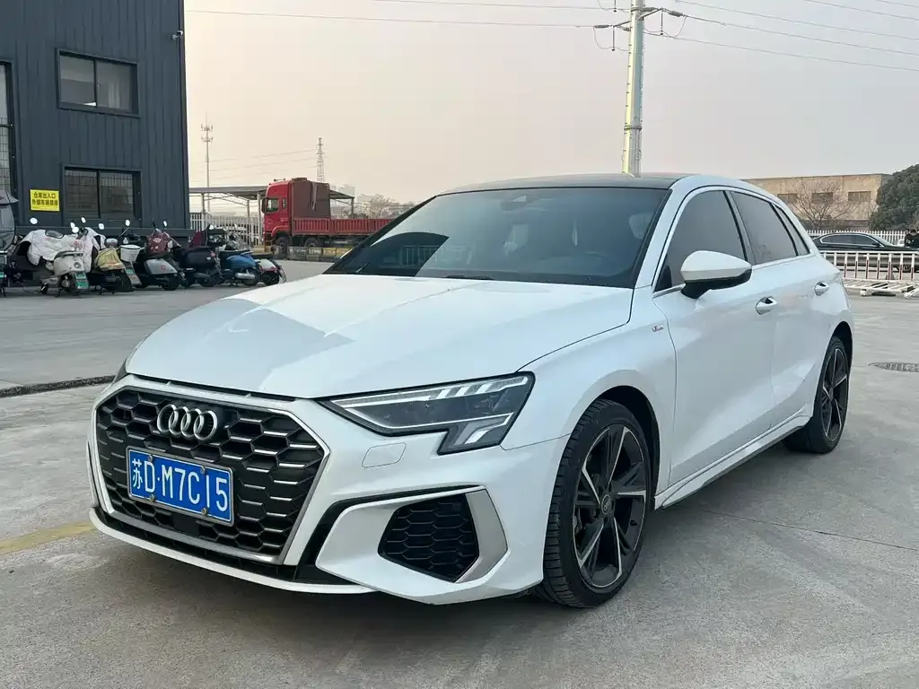 Audi A3 2024 из CN, фото 1