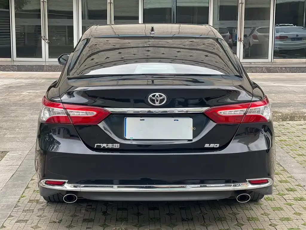 Toyota Camry 2023 из CN, фото 2
