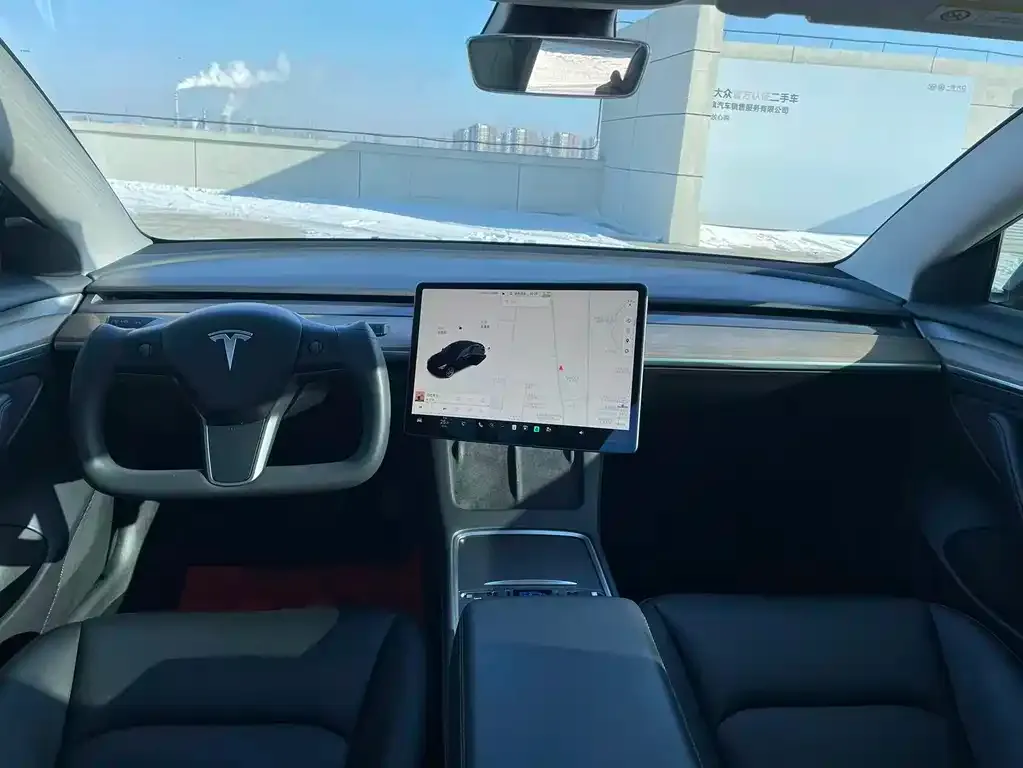 Tesla Model 3 — фото 3