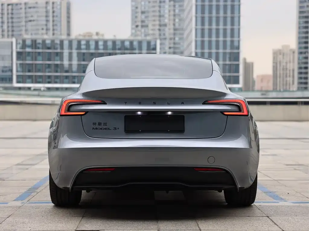 Tesla Model 3 — фото 2
