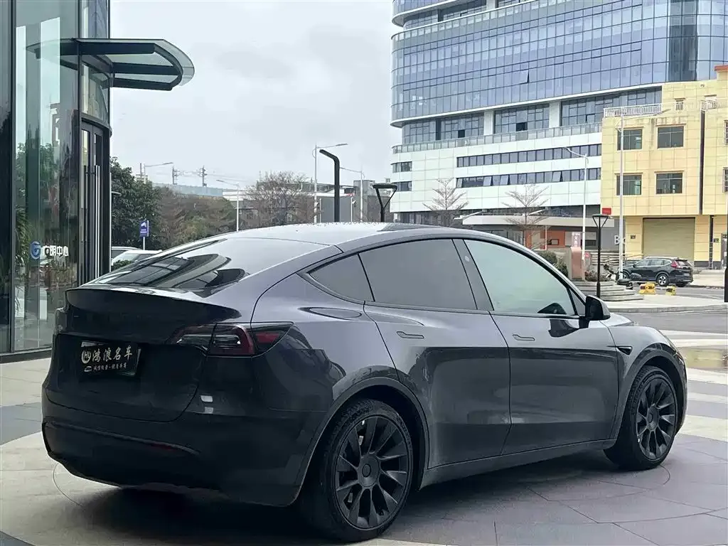 Tesla Model Y 2024 из CN, фото 10