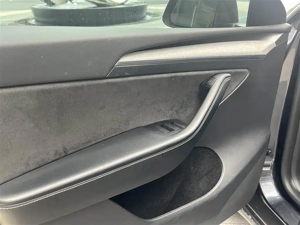 Tesla Model Y 2024 из CN, фото 2