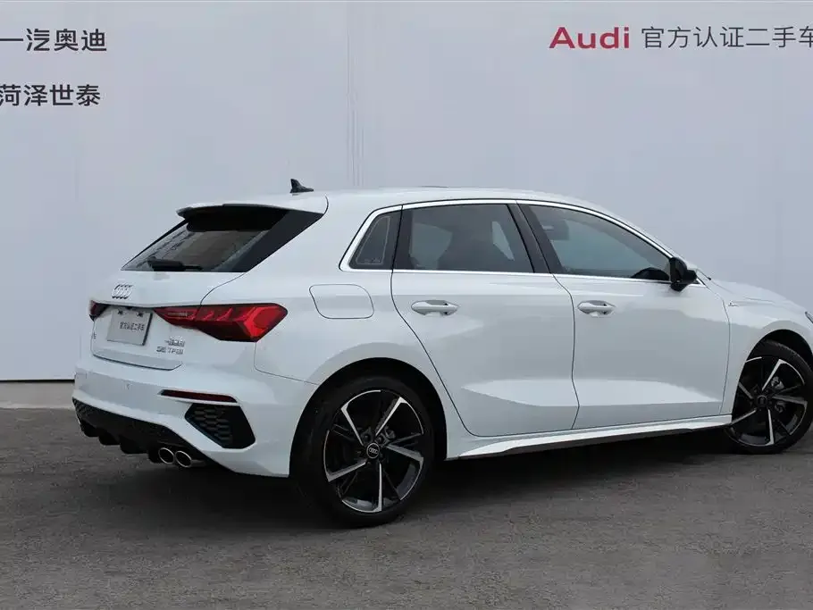 Audi A3 2023 из CN, фото 2
