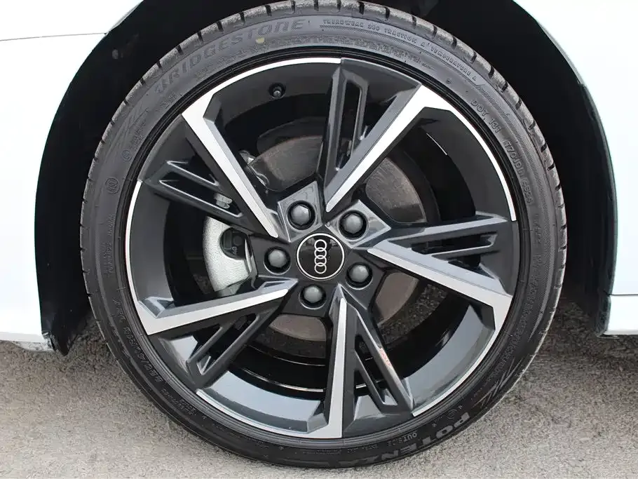 Audi A3 2023 из CN, фото 9