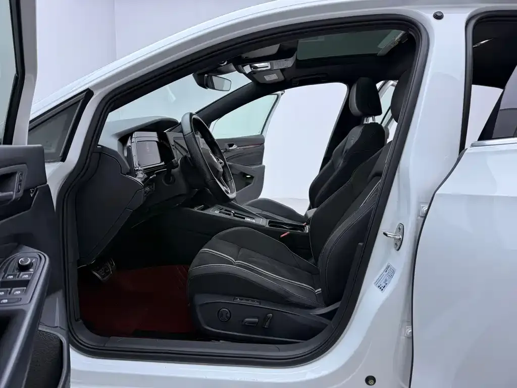 Volkswagen Golf 2021 из CN, фото 7