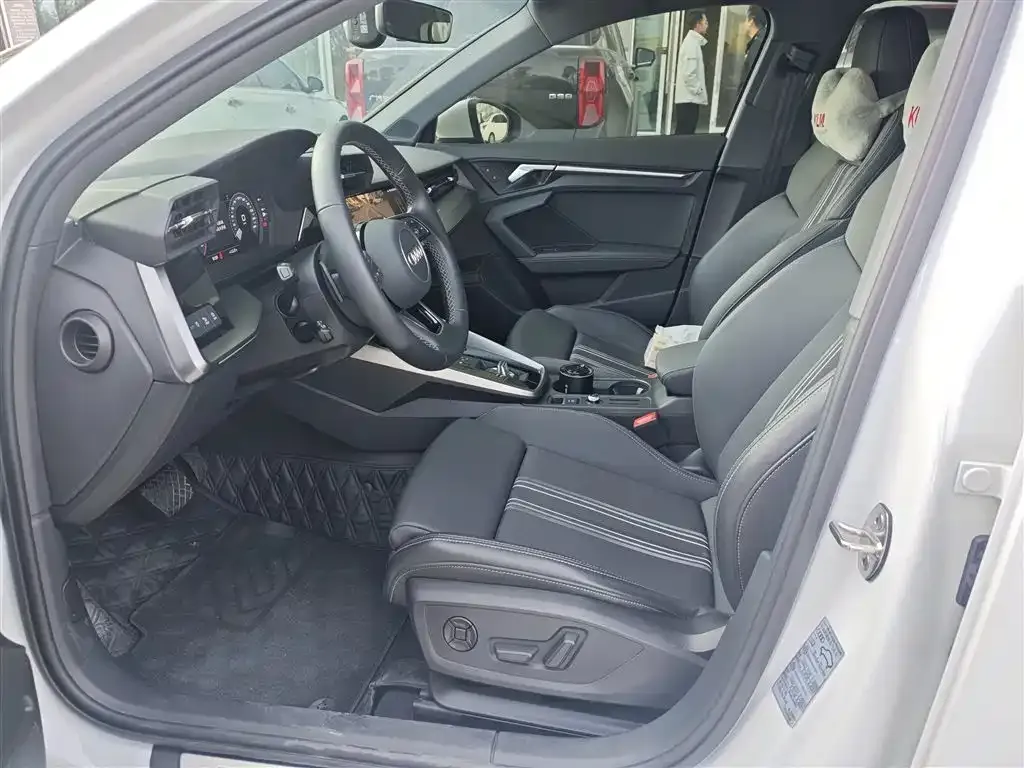 Audi A3 2024 из CN, фото 5