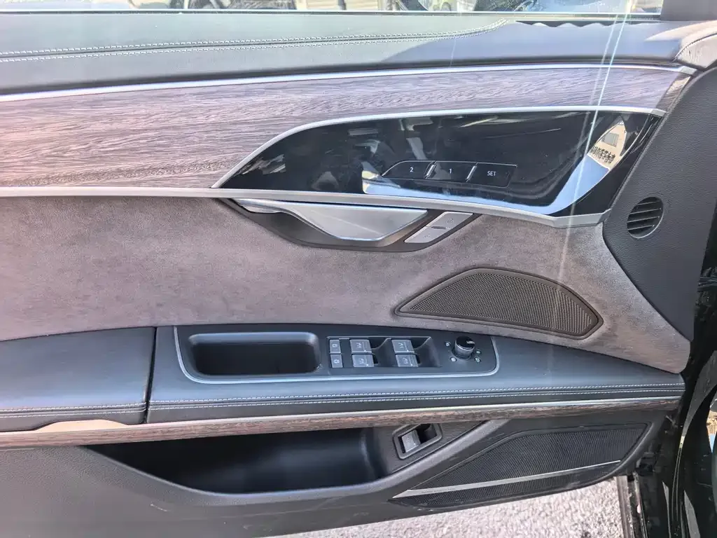Audi A8 2024 из CN, фото 7