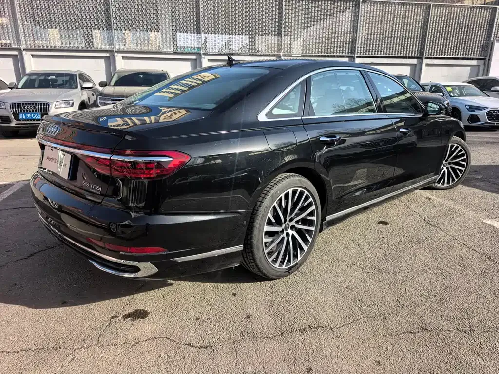 Audi A8 2024 из CN, фото 6