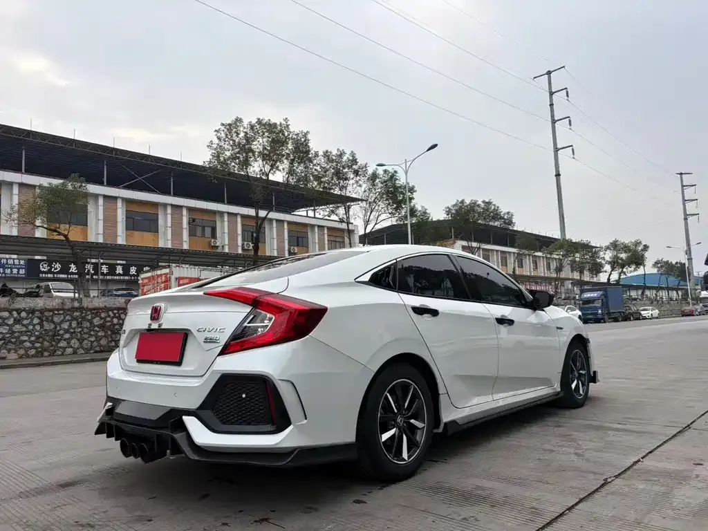 Honda Civic — фото 7