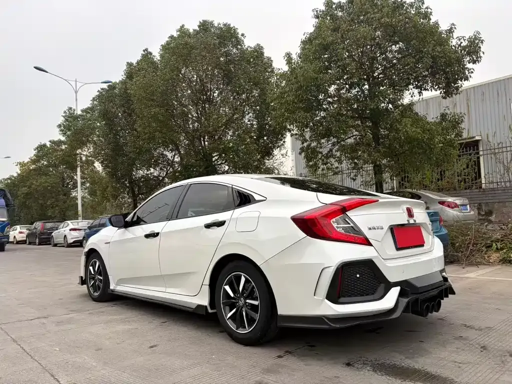 Honda Civic — фото 9